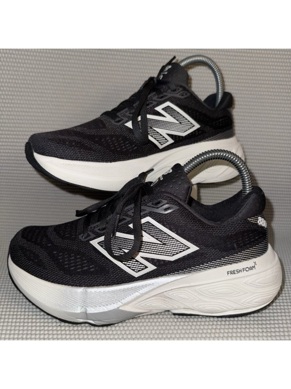 New Balance Fresh Foam X 880v15 Black White Athletic Shoes Women’s Size 6